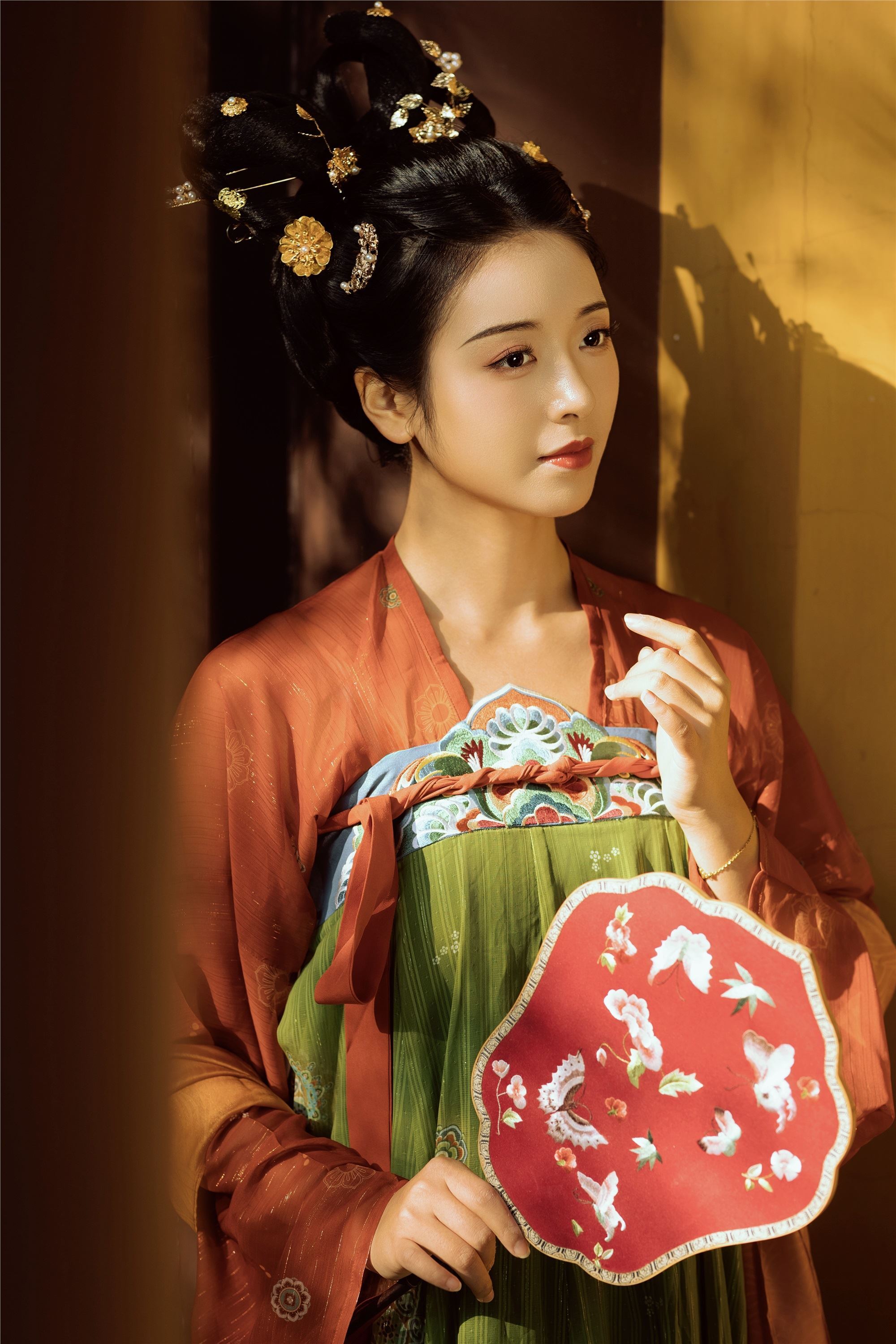 YITUYU艺图语 2025.01.14 悭晚秋 墨律